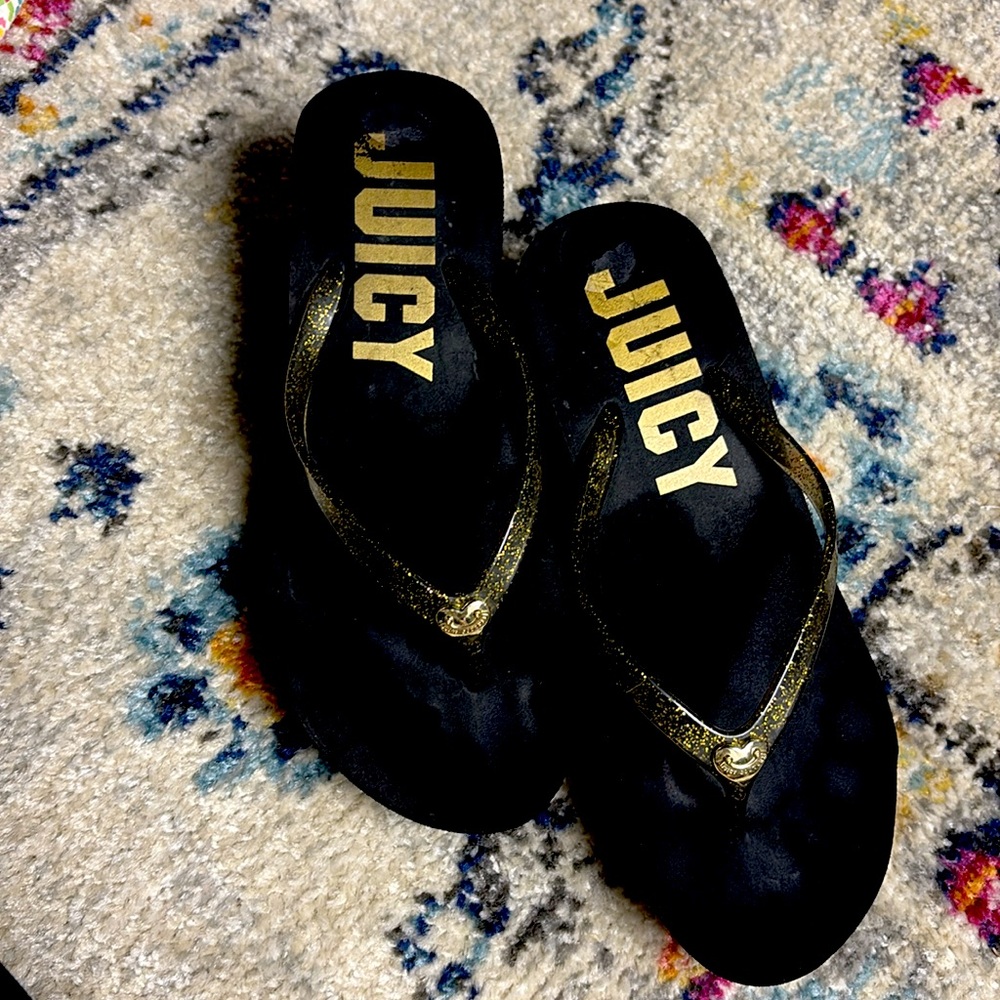 Vintage Juicy wedge flip flops
